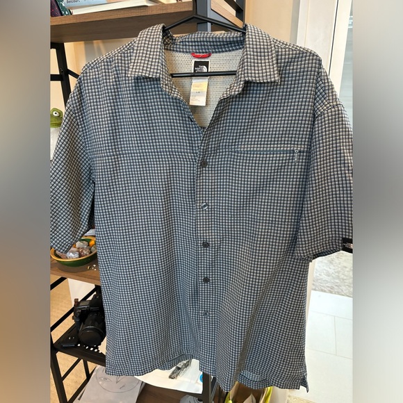 North face Shirt - Picture 1 of 4